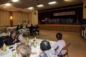 忠類地域敬老会の様子