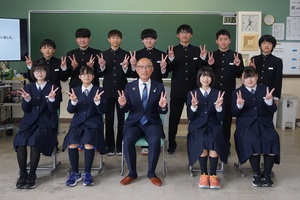 忠類中学校での出前授業の様子 その2