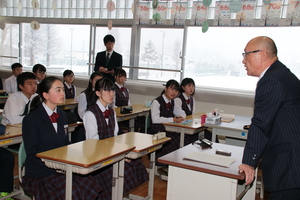 幕別中学校の総合学習での講話の様子 その1